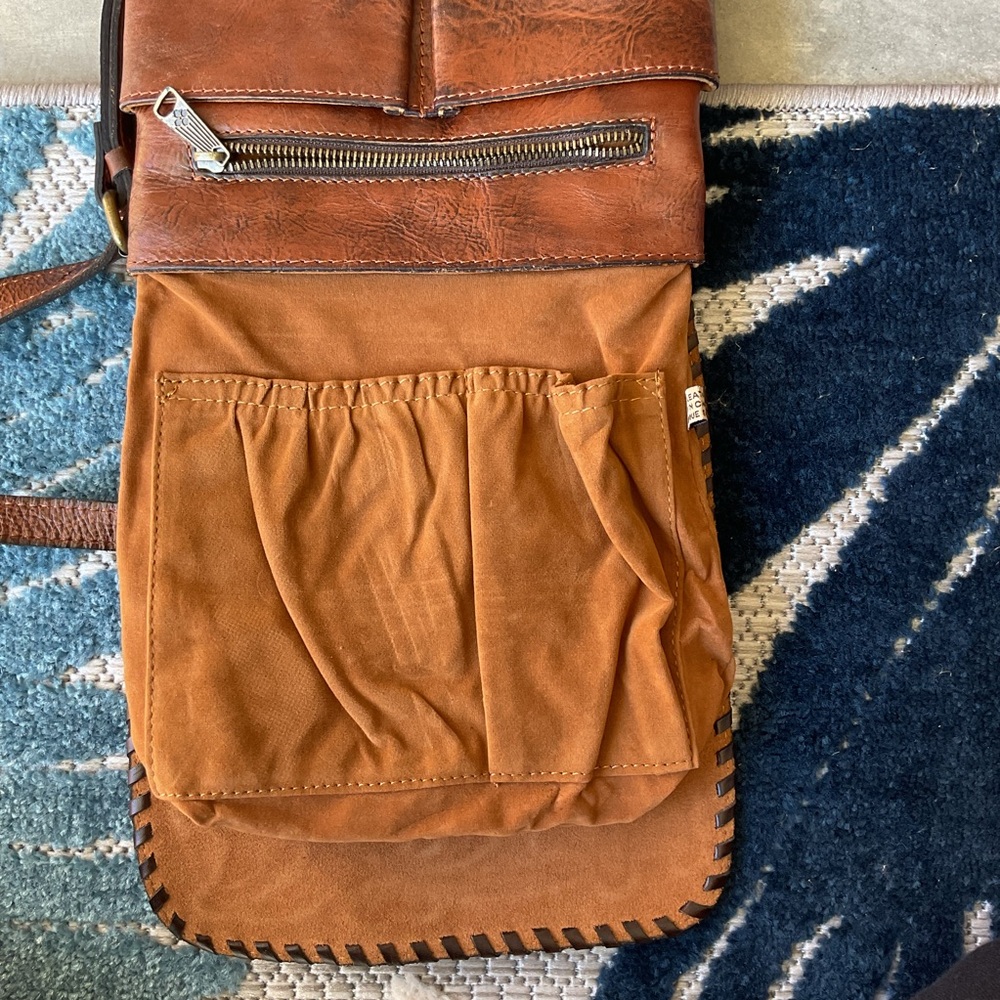 Patricia Nash Tooled Brown Leather Crossbody - Picture 11 of 12
